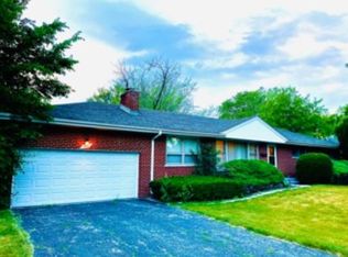 300 Cottonwood Rd, Northbrook, IL 60062