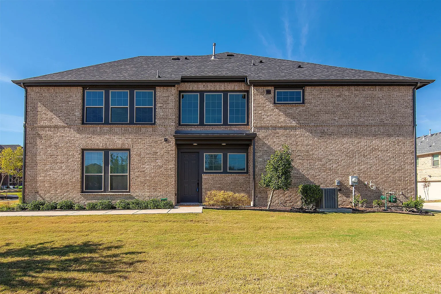3 bed, 2168 sqft, $2,949 — Photo 2