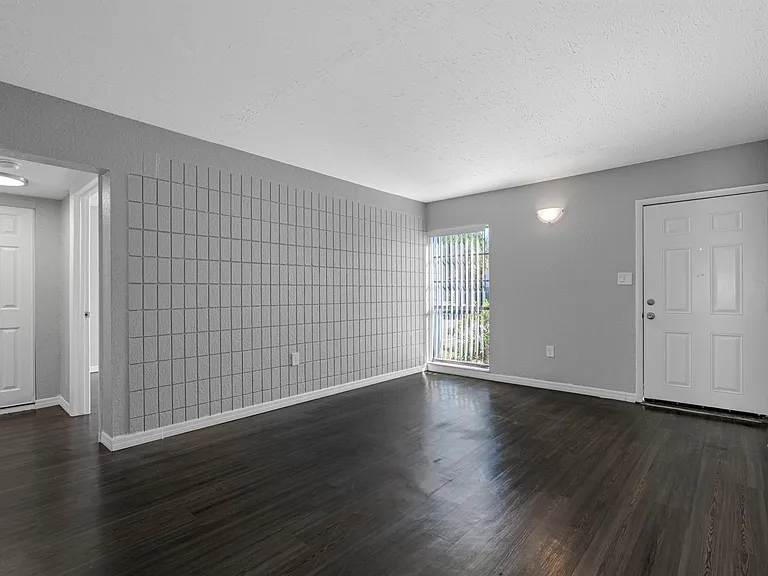 Montierra Apartments — Photo 28
