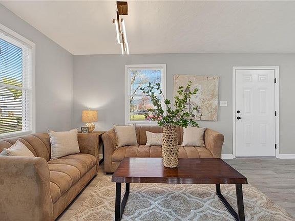 3rd image of 1633 Rolfe Pl