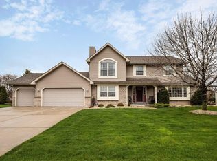 3016 Pond View Ln, Racine, WI 53406
