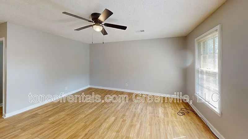 2 bed, 1.0 bath, 1000 sqft, $1,095 — Photo 3