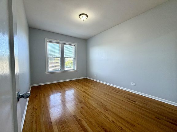 5th image of 4113 W Lawrence Ave #3