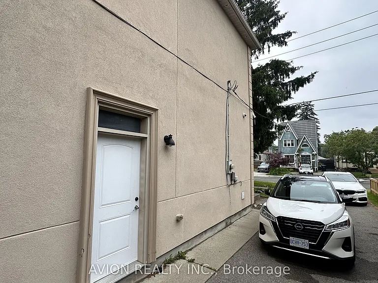 294 Warden Ave — Photo 25