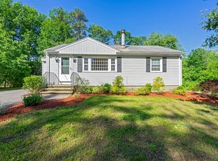 97 Meadowbrook Rd, North Chelmsford, MA 01863