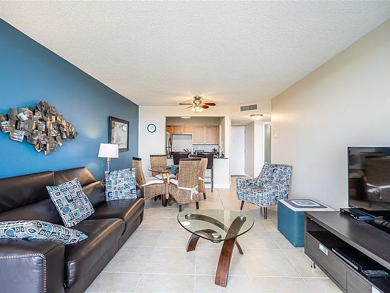 1830 Embassy Dr #409 — Photo 3