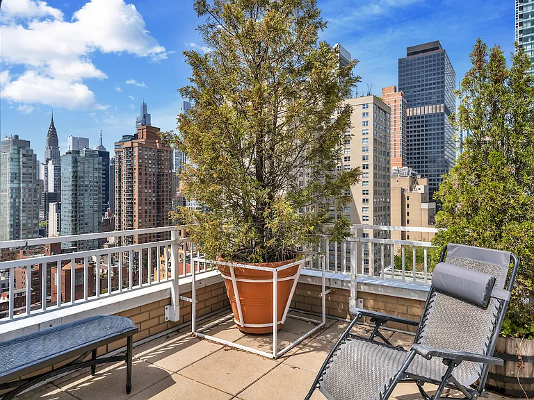 345 E 56th St #7J — Photo 18