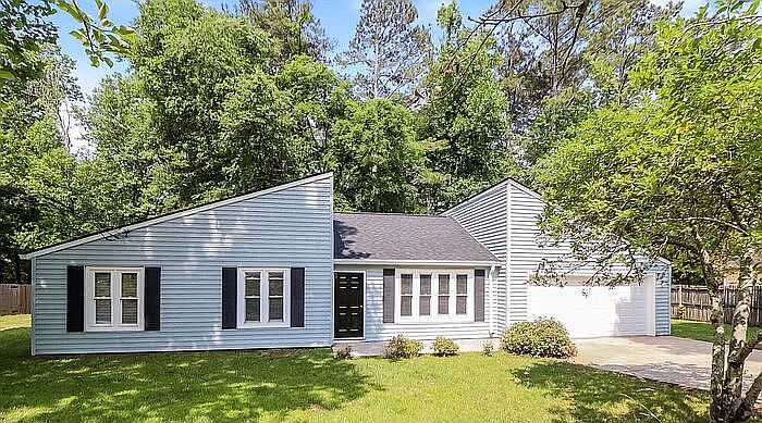 1st image of 123 Riverchase Dr