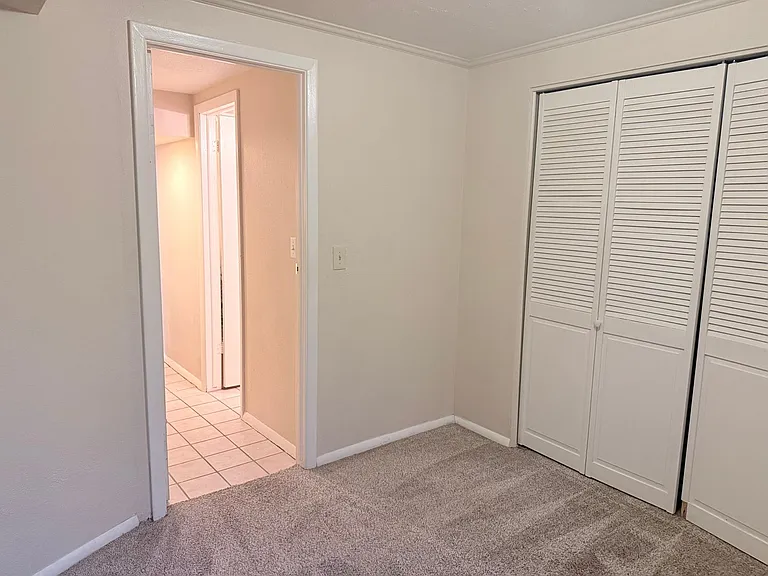 1938 Berkshire Ln — Photo 19