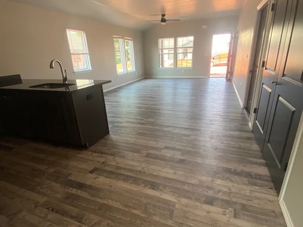 3611 Frontier Ave, Ponca City, OK 74604