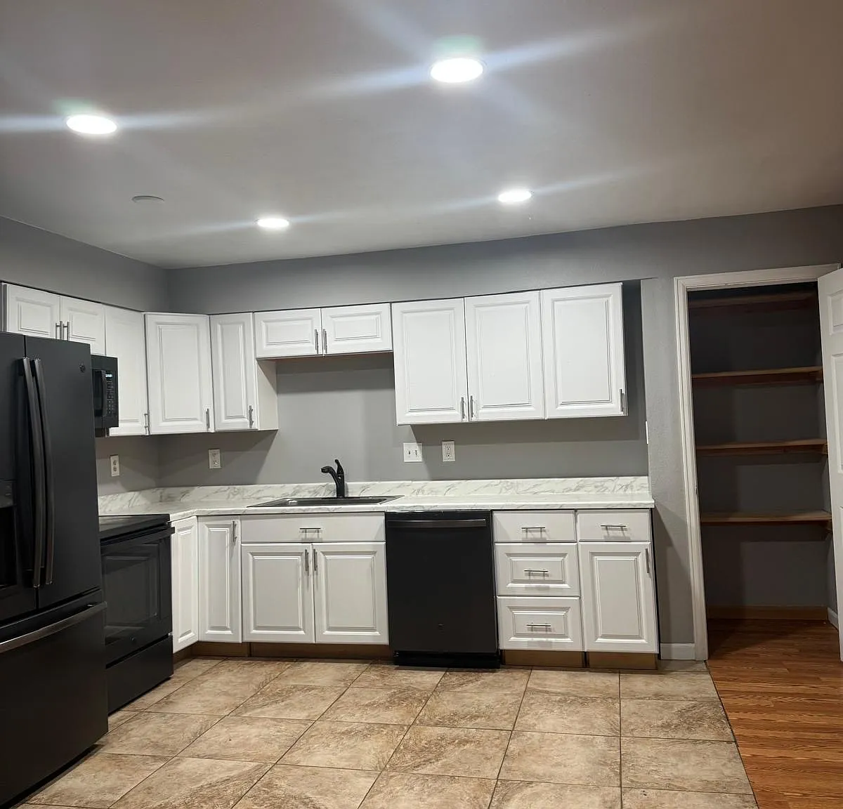 2 bed, 1.5 bath, 1085 sqft, $2,500 — Photo 3