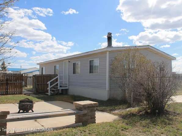 7 N Schmid Rd, La Barge, WY 83123