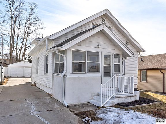 2nd image of 6523 Blondo St