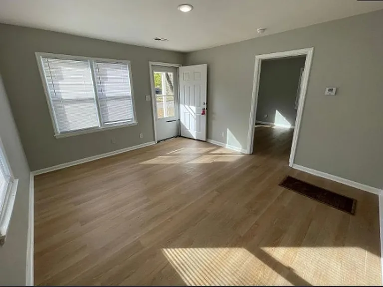 810 S Crestway St — Photo 6