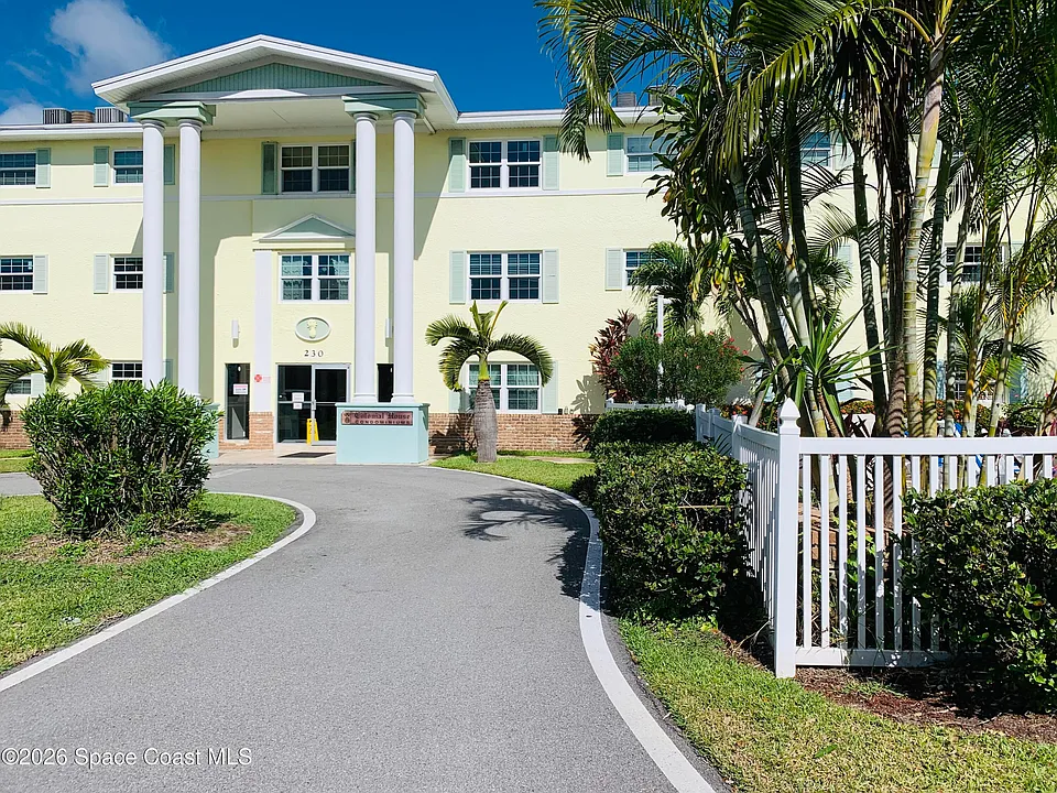 230 Columbia Dr #201