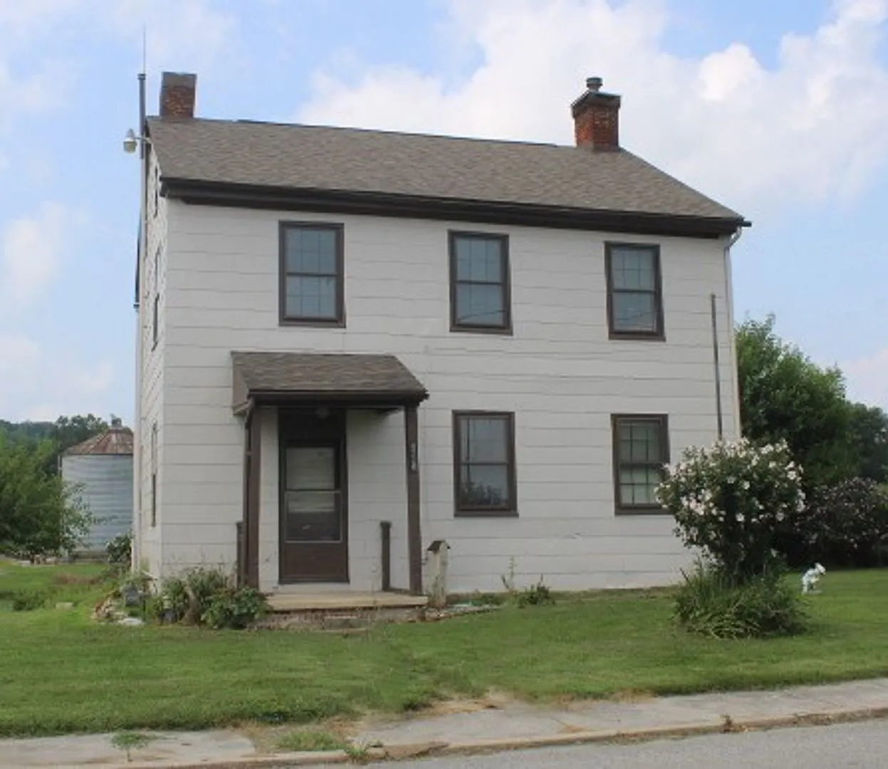 Single Family Home in Spring Grove — Photo 1