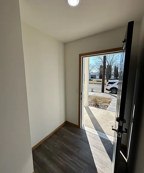 126 S Dousman St — Photo 20