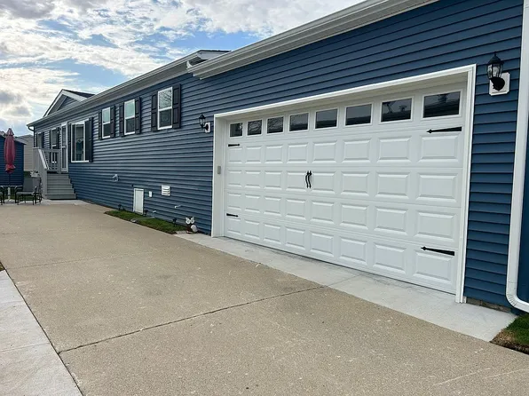 1753 Lansing Ave, Hartland, MI 48353