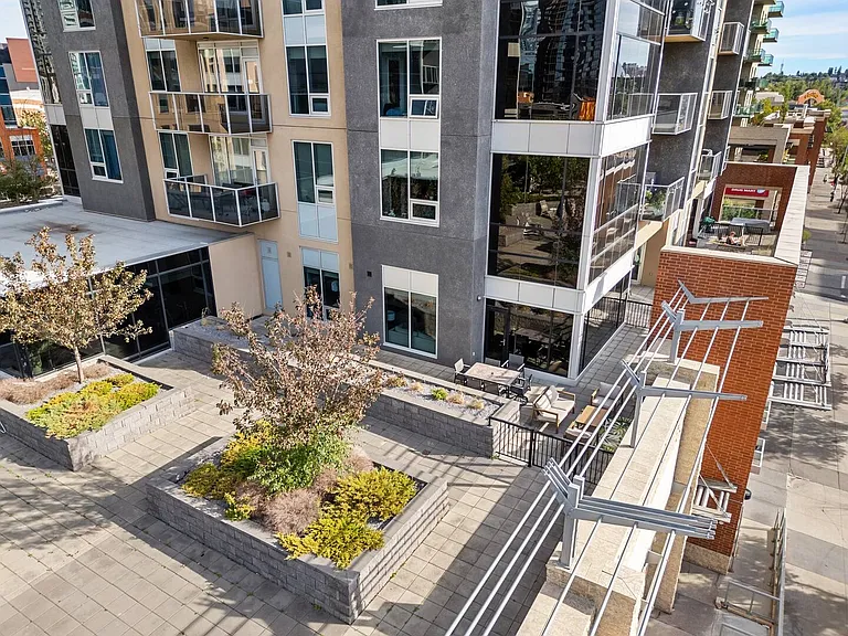 1320 1st St SE #206 — Photo 32