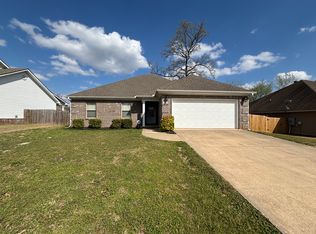 212 Hidden Meadows Dr, Benton, AR 72015
