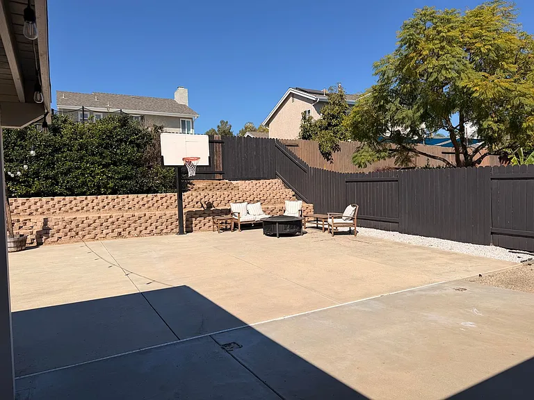 5255 Goldenridge Ct — Photo 27
