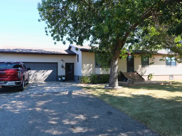 401 Moore Ave NE, Berthold, ND 58718