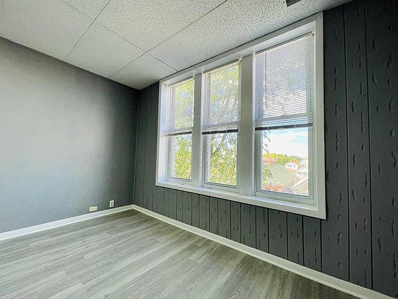 4th image of 3247 S May St #3F