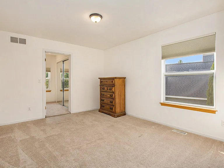 339 Hunters Trl — Photo 12