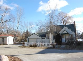 3306 Midway Dr, Island Lake, IL 60042