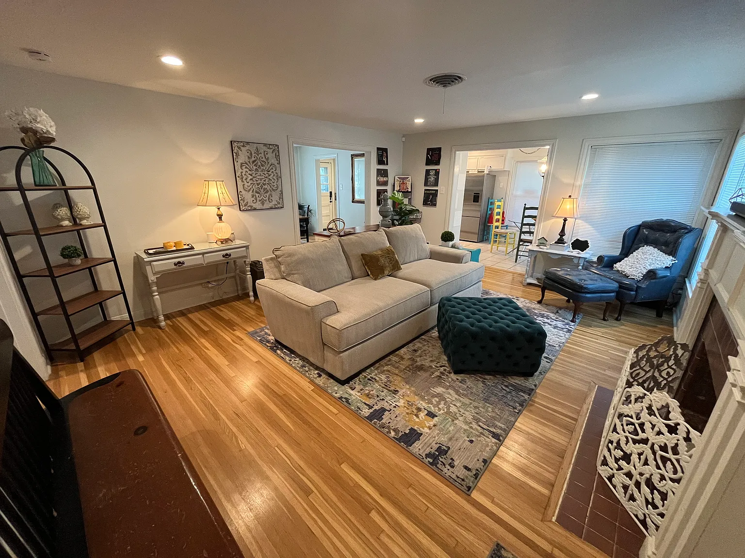 3 bed, 1672 sqft, $4,750 — Photo 3