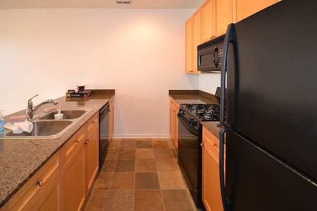 1st image of 1555 W School St #Fourb
