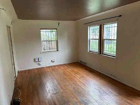 Additional Living Room