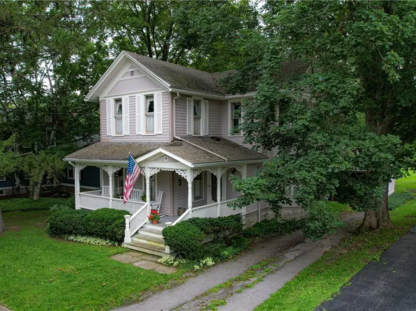 88 E Main St, Le Roy, NY 14482