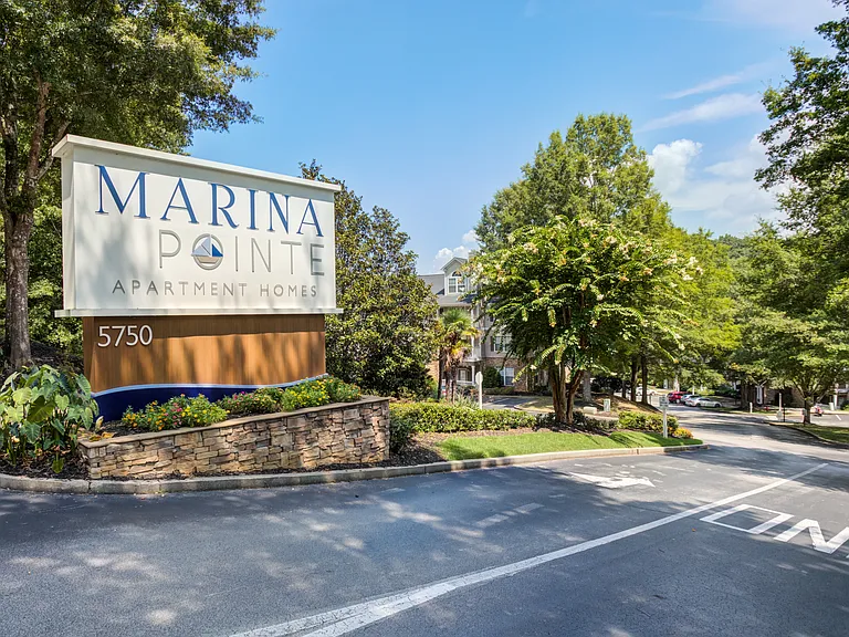 Marina Pointe — Photo 25