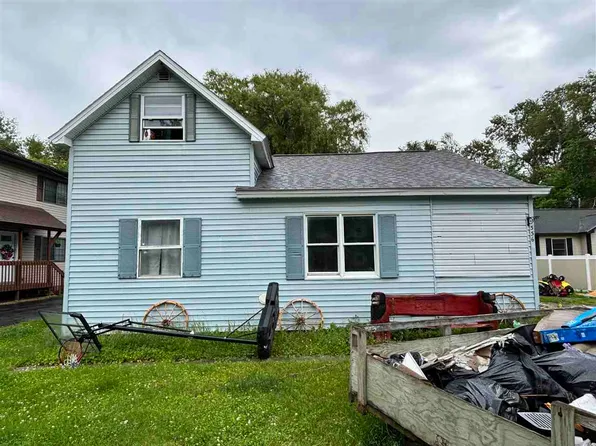 336 Hannah St, Boyne City, MI 49712