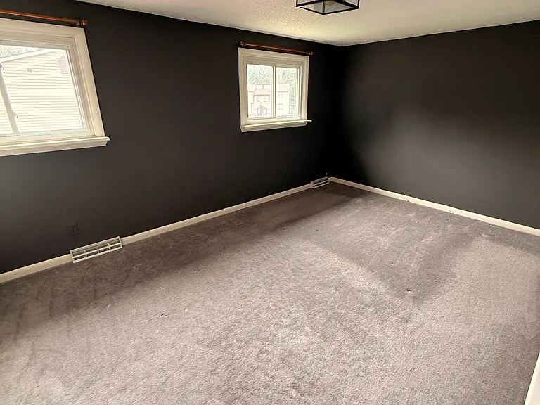 369 Cameco Cir — Photo 5