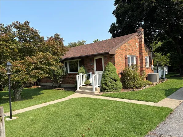 1383 Scottie Ln, Bethlehem, PA 18015