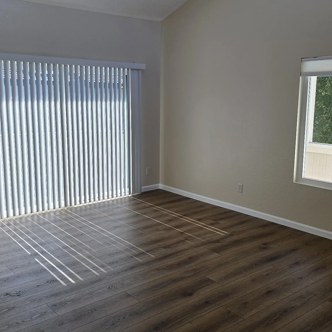 2 bed, 918 sqft, $1,995 — Photo 2