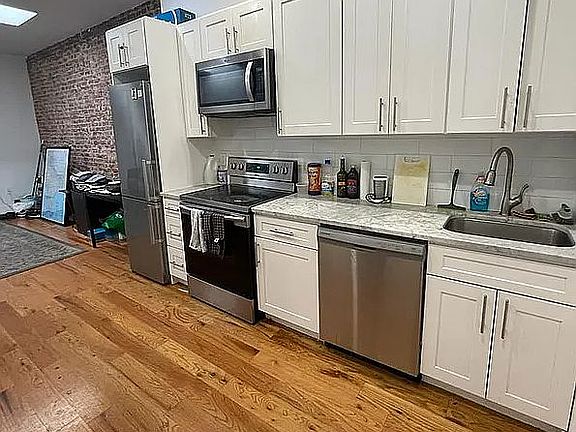 3rd image of 294 Rogers Ave #2