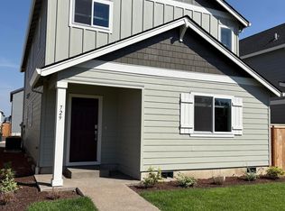729 Pickering Ln, Woodburn, OR