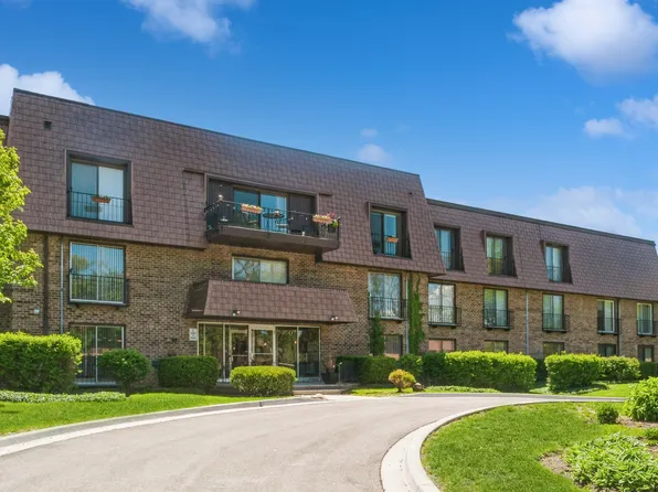 3950 Dundee Rd APT 101, Northbrook, IL 60062
