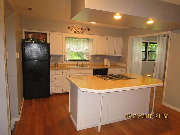 3rd image of 3515 Donna Dr