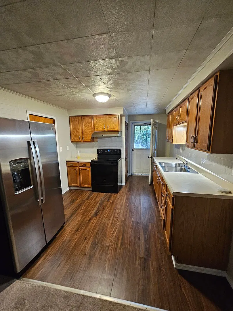 64 Race St — Photo 1