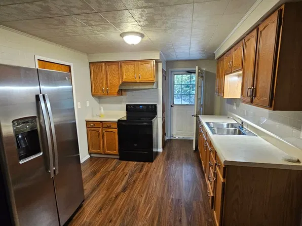 64 Race St, 64 Race St #2, Manor, PA 15665