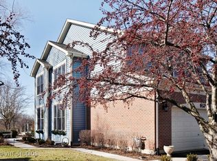 957 Heathrow Ln, Naperville, IL 60540