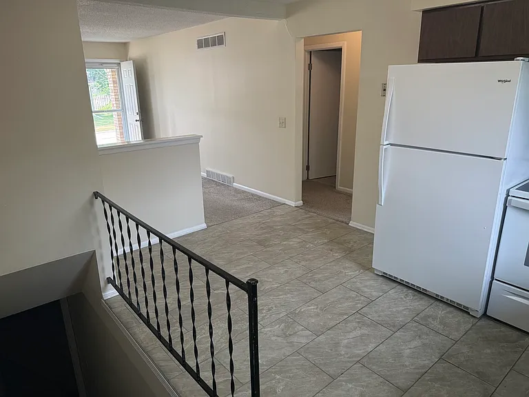 2911 High Point Dr — Photo 5