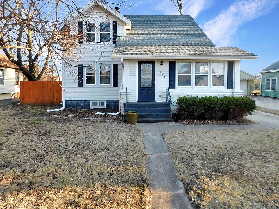 1st image of 523 Lawn Dr