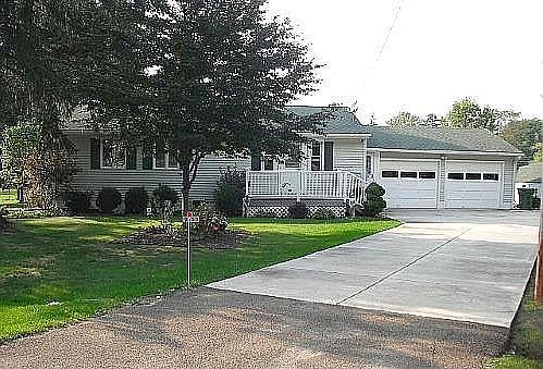 1st image of 9300 Robin Dr