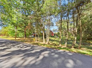 18 Stonehedge Dr S, Greenwich, CT 06831