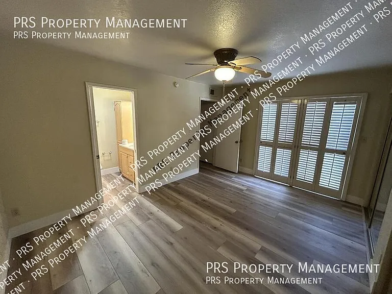 5100 N Miller Rd #11 — Photo 28